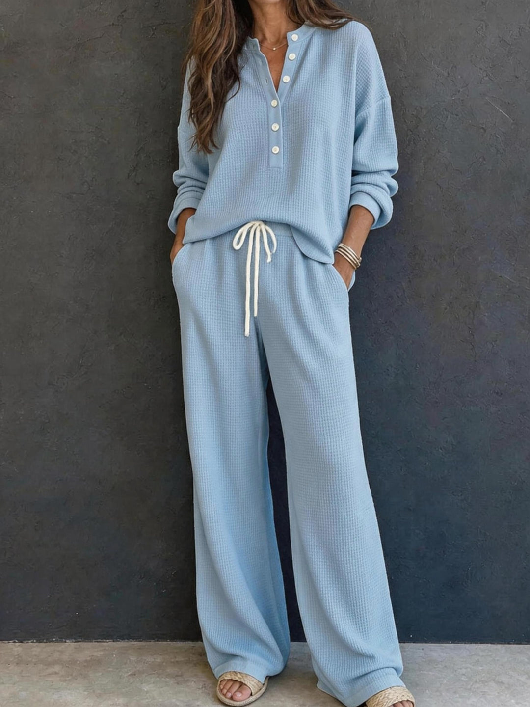 Damen Waffelstrick-Loungewear-Set mit Henley-Oberteil und weiter Kordelbundhose Shop Nory