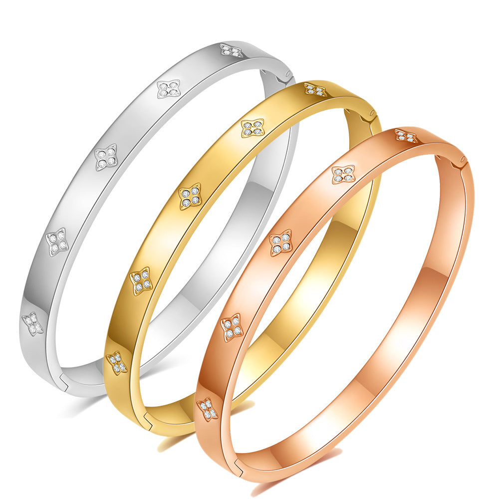Damen Armband mit filigranem Design und schimmernden Zirkon-Akzenten Shop Nory