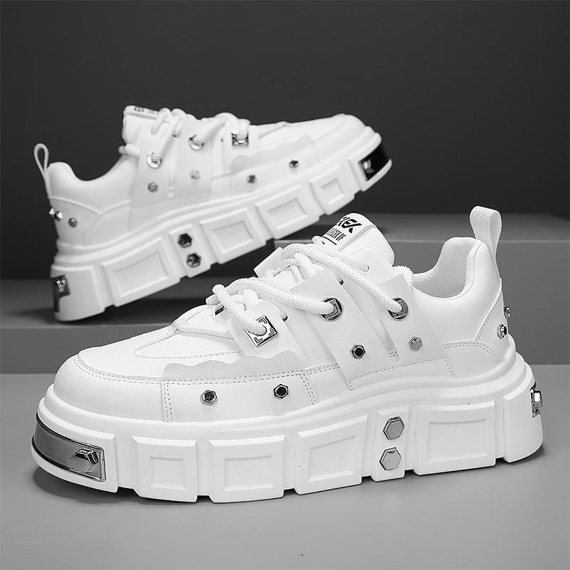 Damen Plateau-Sneaker mit dekorativen Metallnieten und strukturiertem Overlayer Shopy Nory