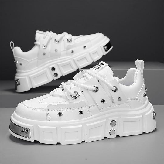 Damen Plateau-Sneaker mit dekorativen Metallnieten und strukturiertem Overlayer Shopy Nory
