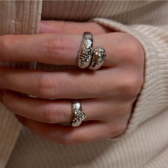 Damen Offener Ring mit innovativer Struktur und glitzernden Akzenten Shop Nory