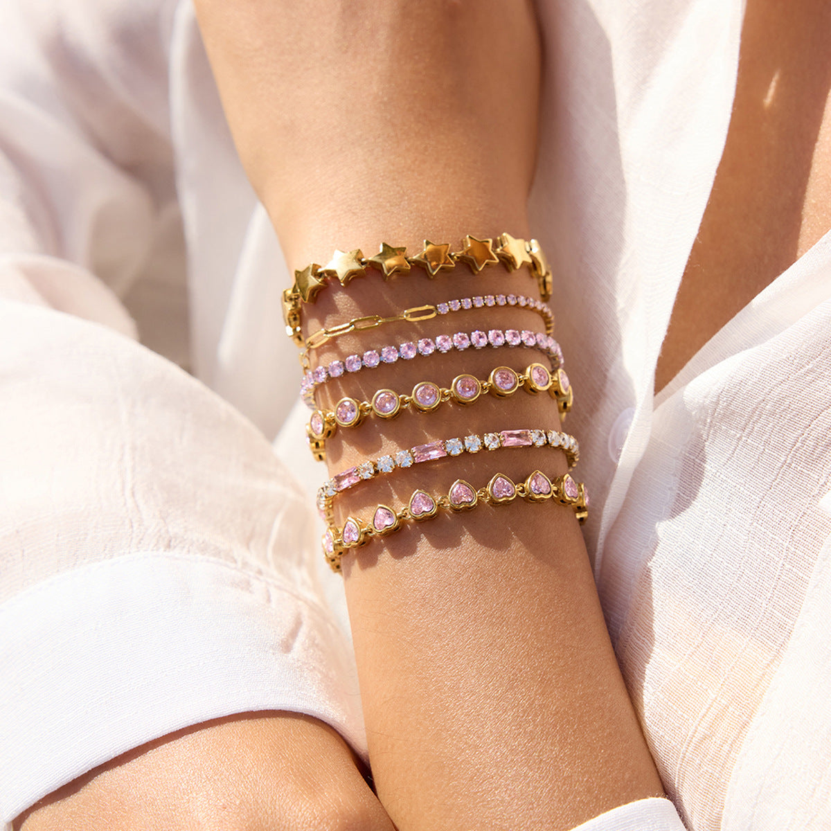 Damen Armband mit funkelnden Zirkonia und hochwertiger Edelstahlverarbeitung Shop Nory
