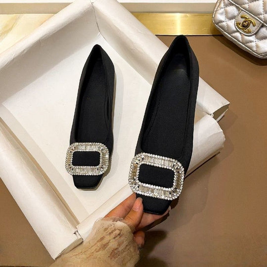 Damen Satin-Ballerinas mit quadratischer Zehenbox, mittlerem Blockabsatz und Kristallschnalle Shop Nory