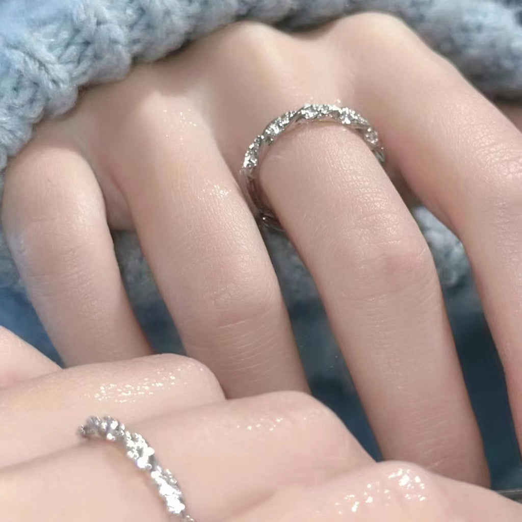 Damenring mit funkelnden Zirkonia-Details Shop Nory