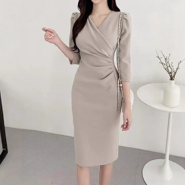 Damen Elegant-tailliertes Drapé-Etuikleid mit asymmetrischer Wickel-Optik und 3/4-Ärmeln Shop Nory