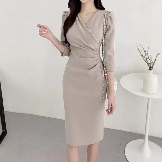 Damen Elegant-tailliertes Drapé-Etuikleid mit asymmetrischer Wickel-Optik und 3/4-Ärmeln Shop Nory