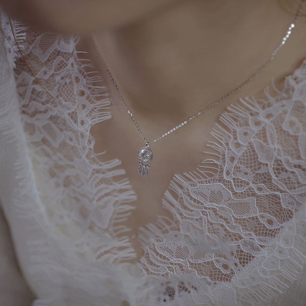 Damen elegante Halskette mit traumhaftem Federmotiv Shop Nory