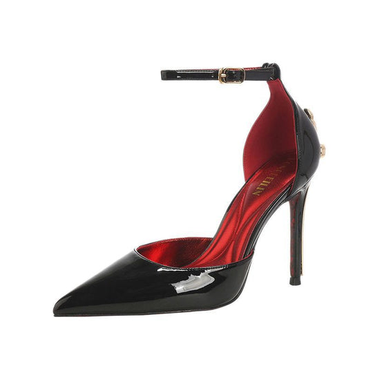 Damen Spitz zulaufende Lackpumps mit sculpted Stiletto-Absatz und Metall-Fersenornament Shop Nory