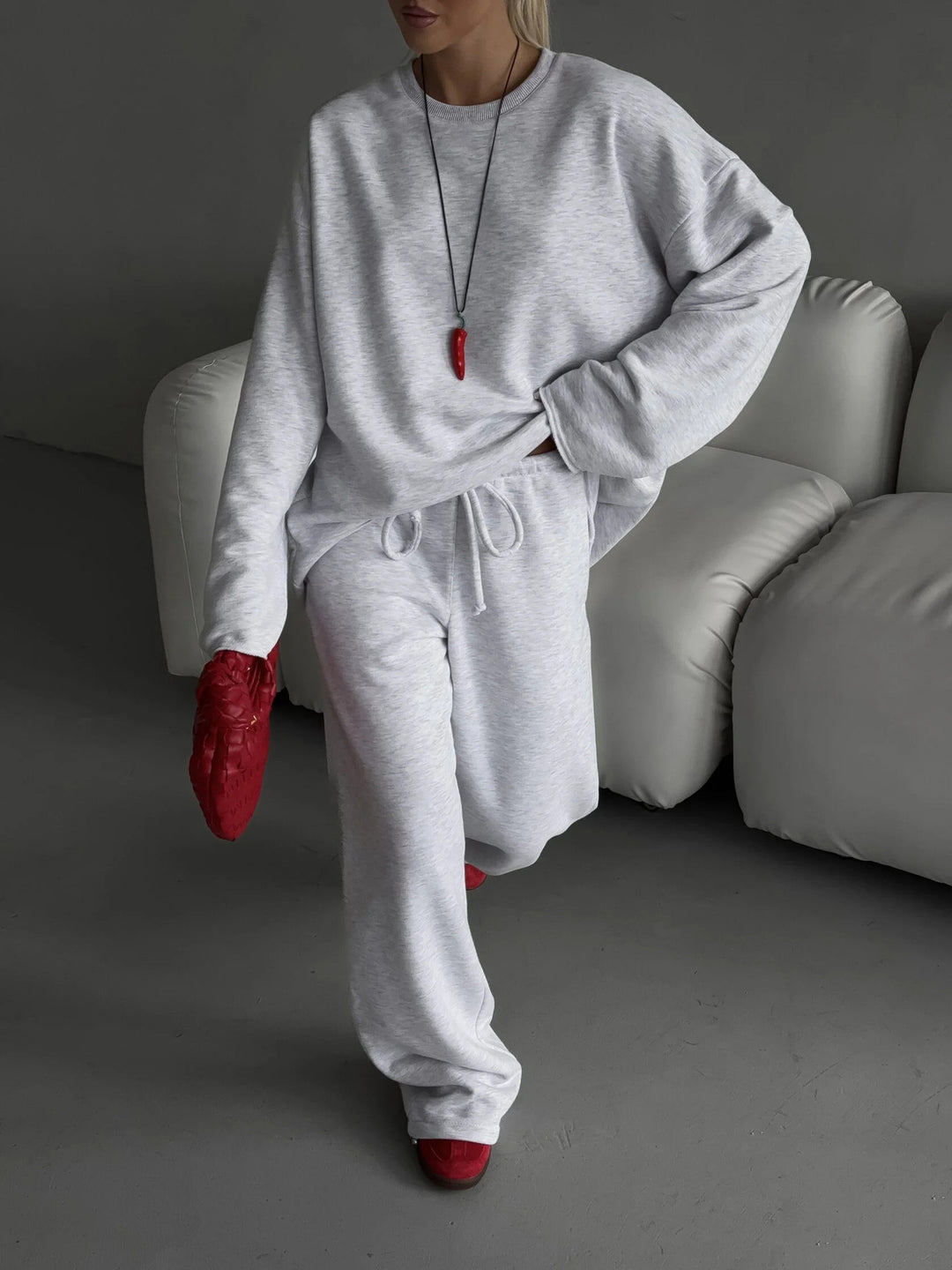 Damen kastiges Sweatstoff-Set mit weichem Rundhalsausschnitt und weiter Kordelbundhose Shop Nory