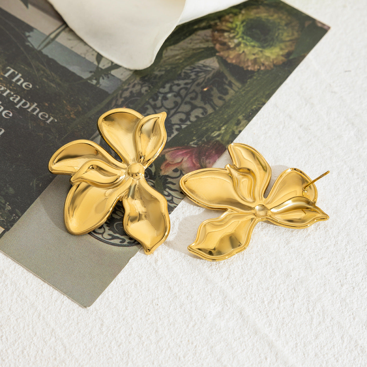 Damen Ohrringe im eleganten Blumen-Design aus hypoallergenem Edelstahl Shop Nory