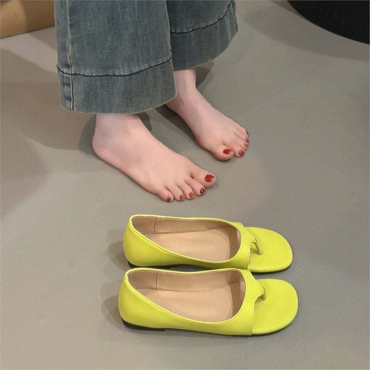 Damen Flache Slip-On-Pantoletten mit Zehenring und weichem Komfortfußbett Shop Nory