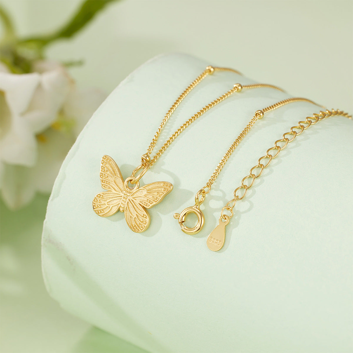 Damen Halskette mit kunstvollem Schmetterlingsanhänger und feiner Gliederkette Shop Nory