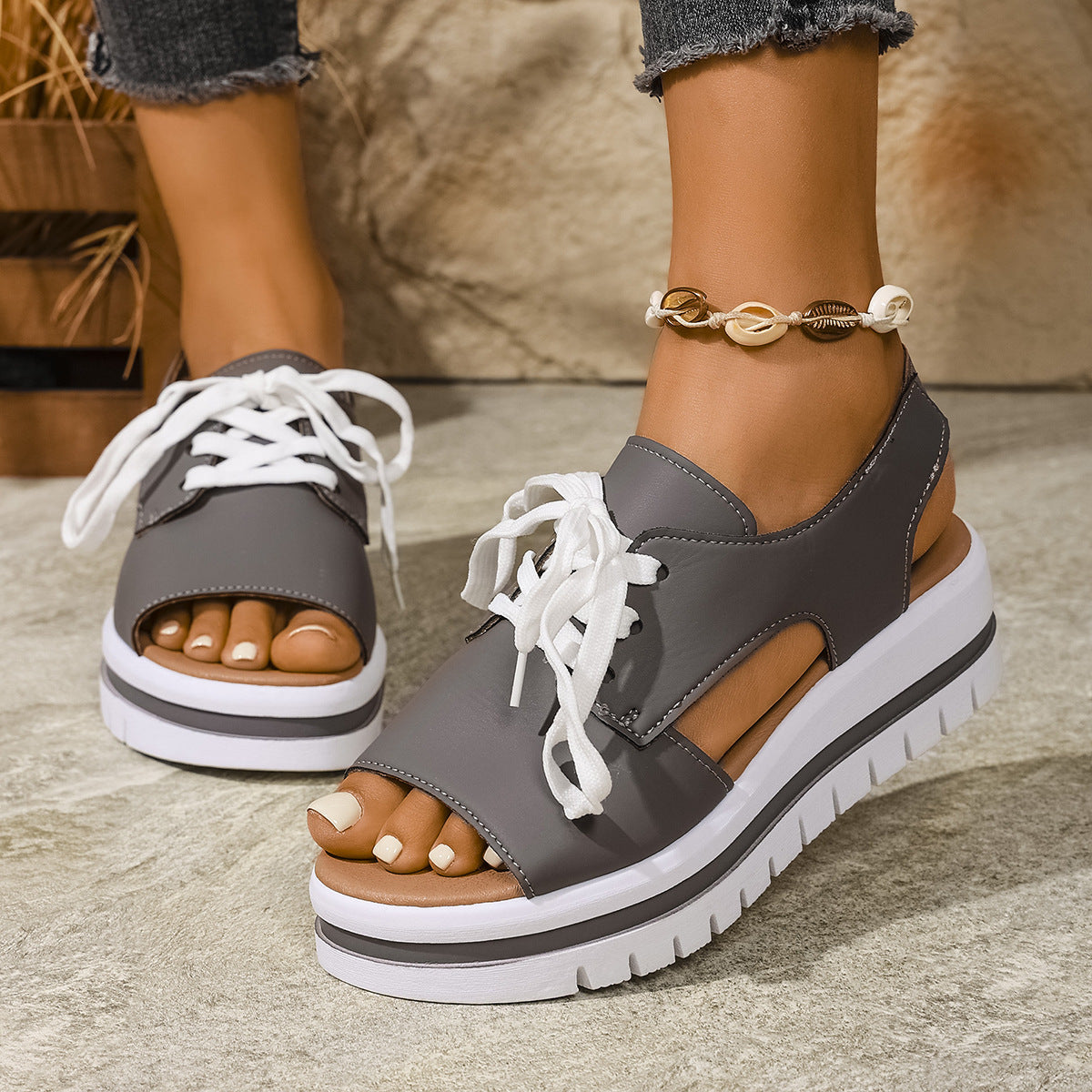 Damen Sneaker-Sandaletten mit offener Zehe und praktischen Schnürsenkeln Shopnory