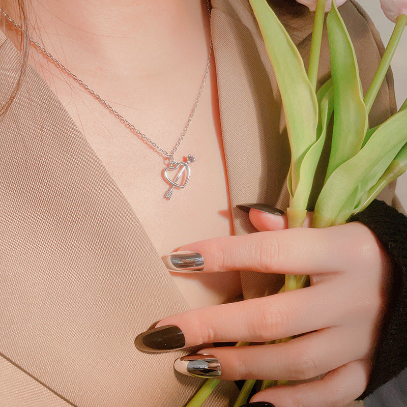 Damen Halskette mit herzförmigem Anhänger und luxuriösem Design Shop Nory