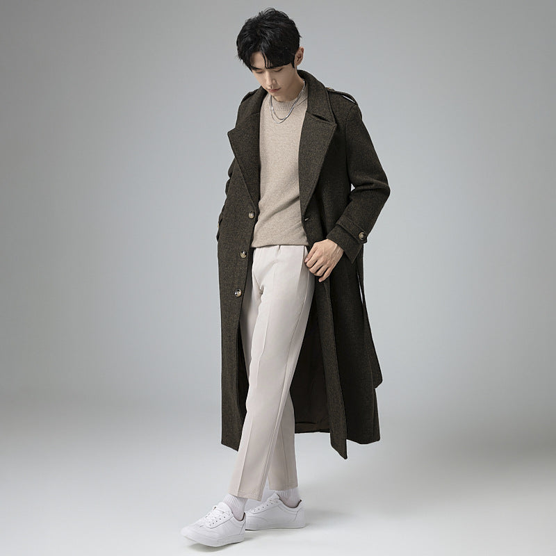 Herren Maxilanger Wollmix-Mantel mit taillierter Silhouette, Schalkragen und dekorativen Schulterriegeln Shop Nory