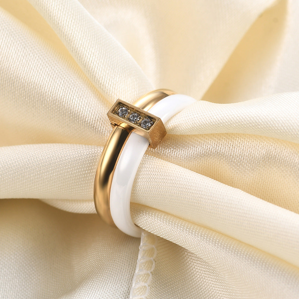 Herren Ring mit modernem, strukturiertem Design und funkelnden Zirkonia Shop Nory