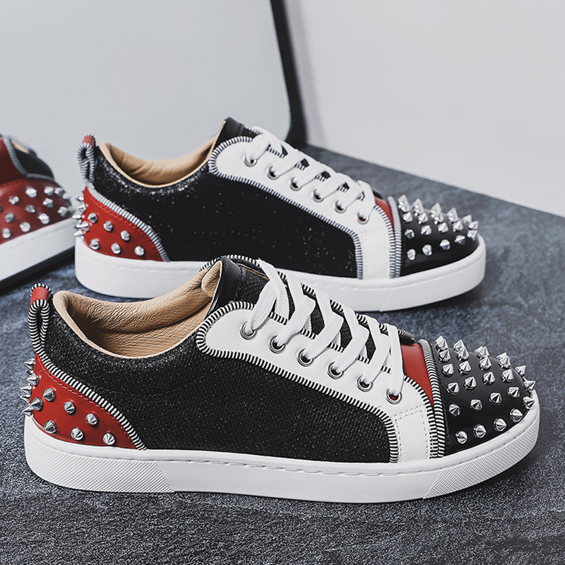 Damen glitzernder Low-Top Sneaker mit spitzem Nietenbesatz und gepolstertem Lederfutter Shop Nory