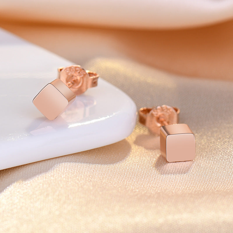Damen Ohrringe mit modernem quadratischen Design und glitzerndem Finish Shop Nory