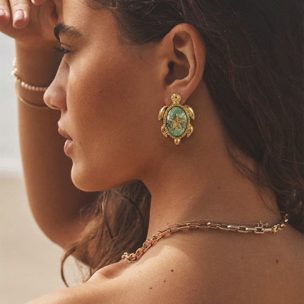 Damen Ohrhänger im maritimen Schildkröten-Design mit transparenten Muschel-Akzenten Shop Nory