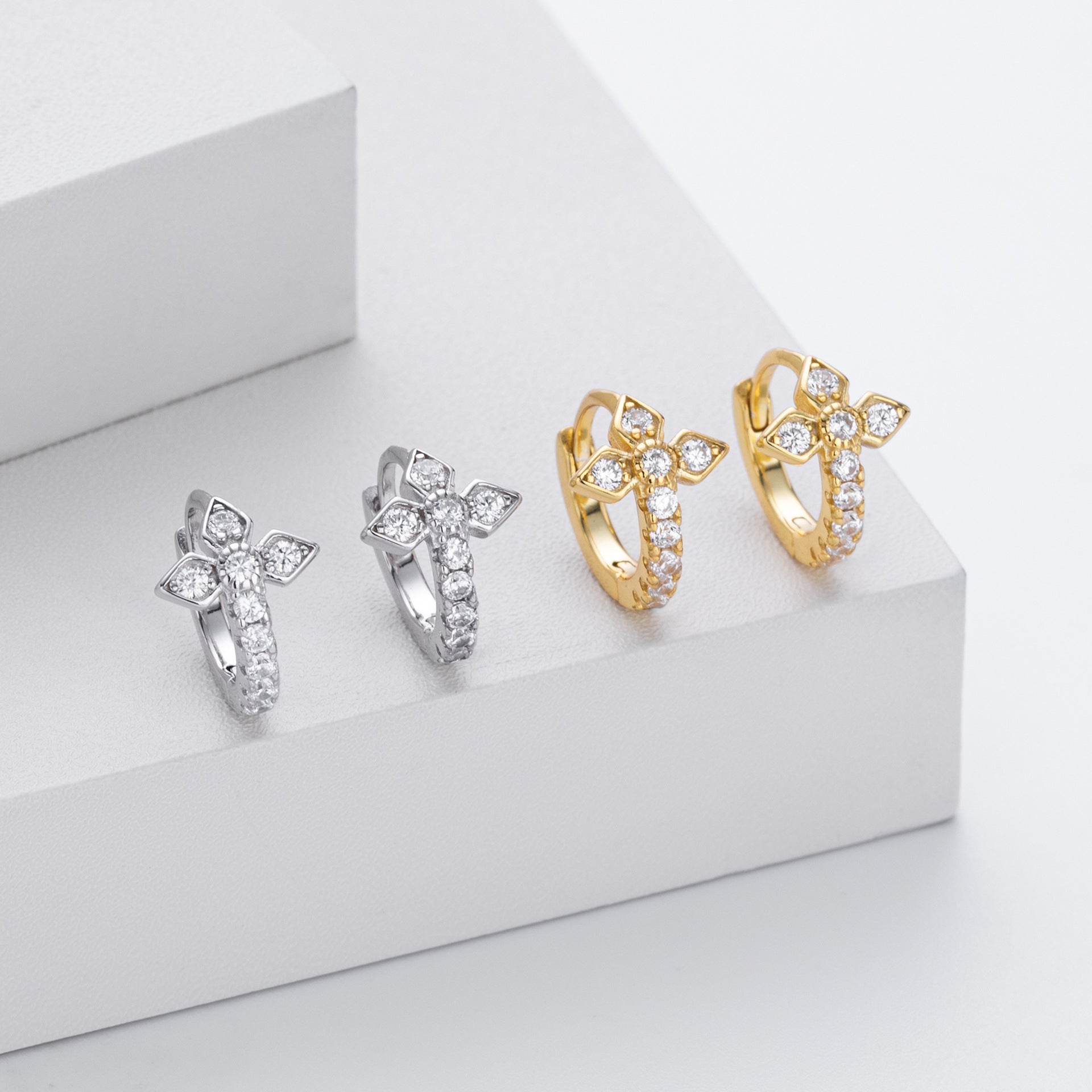 Damen Ohrhänger mit funkelndem Kreuzdesign aus hochwertigem 925 Sterling Silber Shop Nory