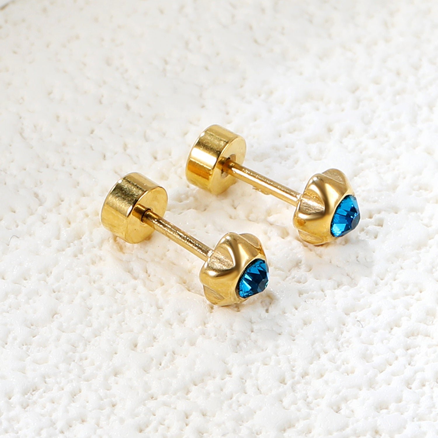 Damen Ohrstecker mit blütenförmigem Design und funkelndem Kristall Shop Nory