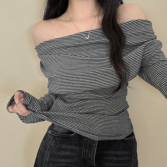 Damen nan asymmetrisches Off-Shoulder Langarmshirt mit taillierter Raffung und schmaler Stretch-Passform Shop Nory