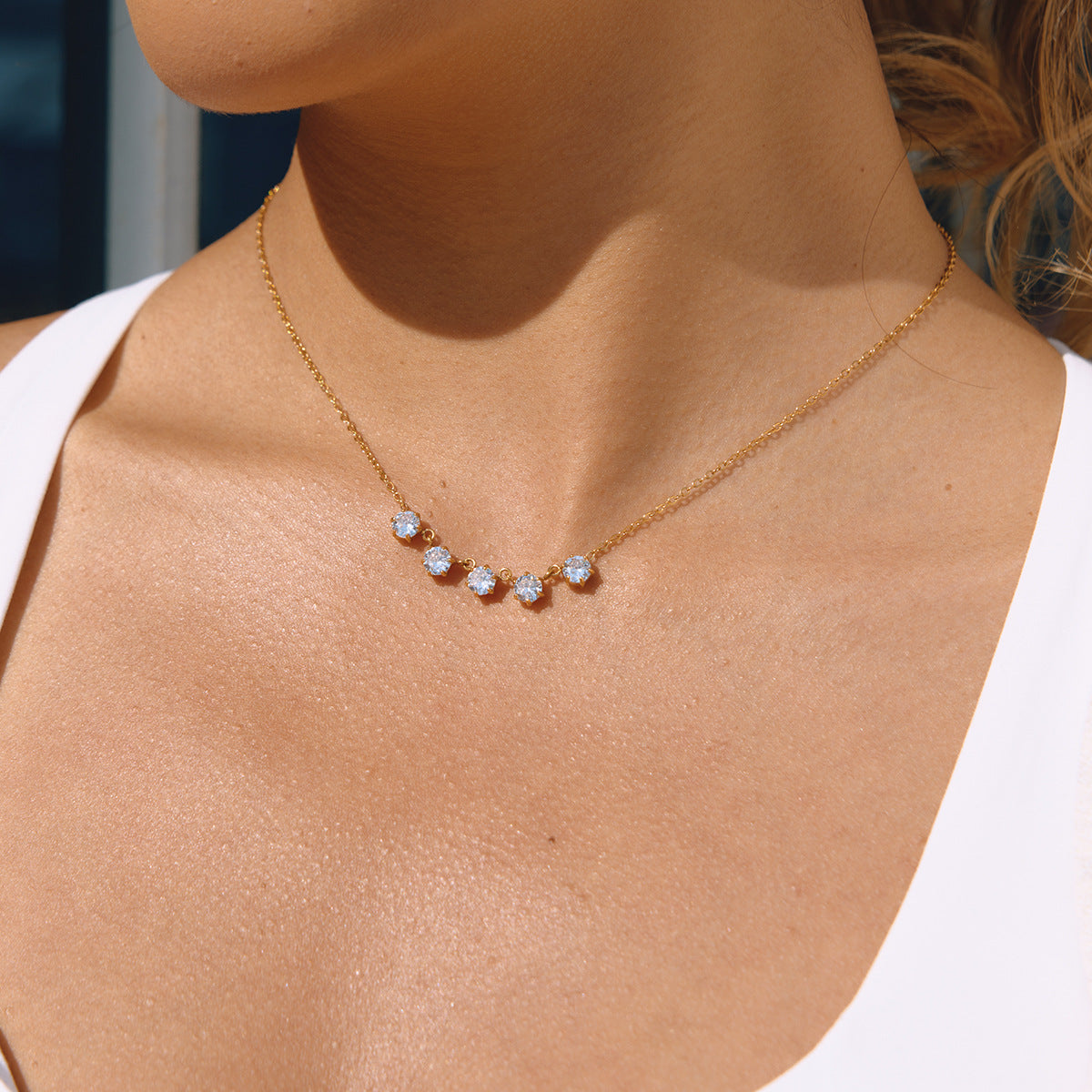 Damen Halskette mit funkelnden Zirkonia-Anhängern und verstellbarer Länge Shop Nory