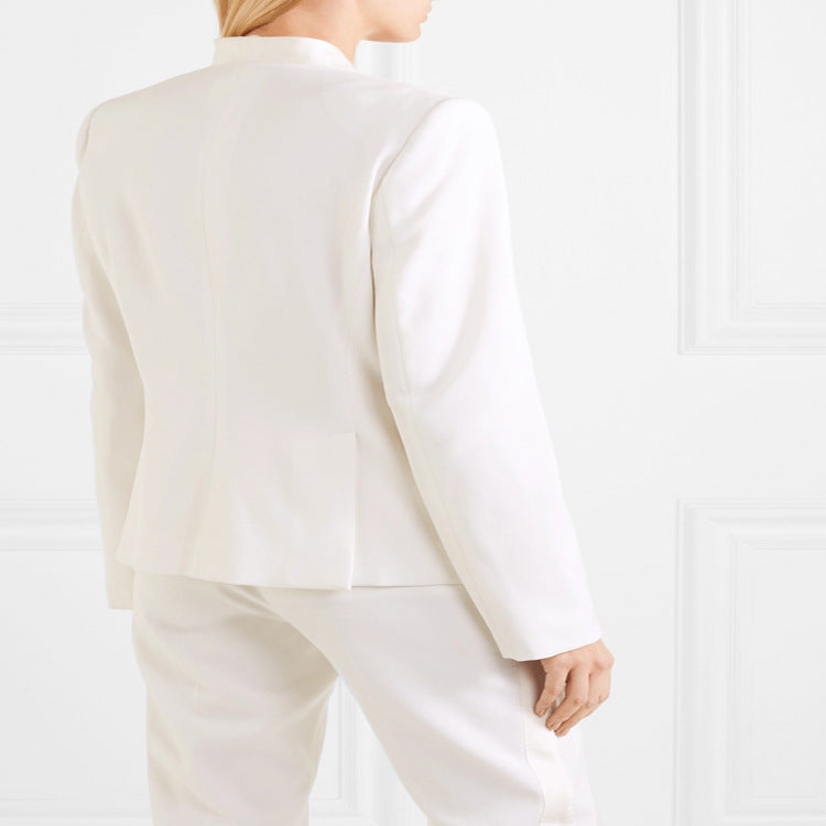 Damen Couture-Zweireiher-Blazer mit minimalistischem Schalkragen und nahtverdeckten Stoffknöpfen Shop Nory