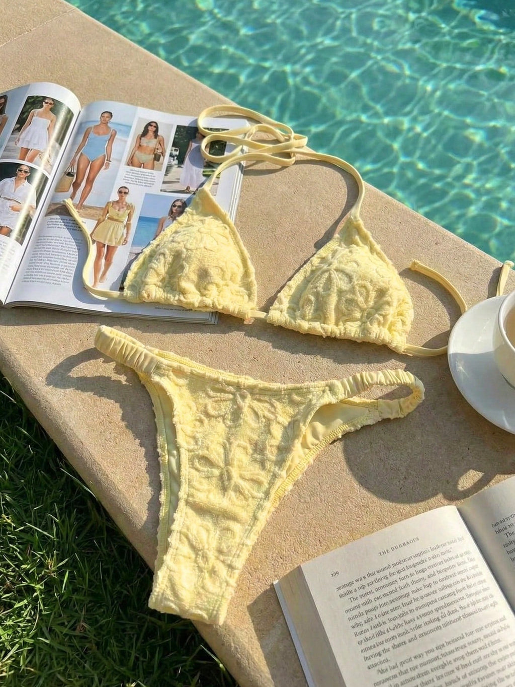 Damen Triangel-Bikini mit blumenförmigen Stickereien