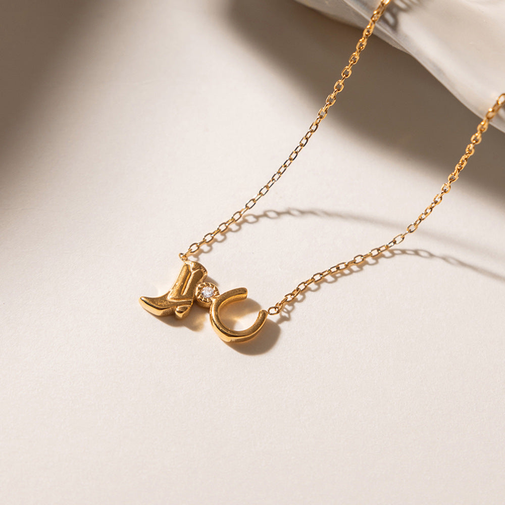 Damen Halskette mit stilvollem Stiefelanhänger und elegantem Zirkoniabesatz Shop Nory