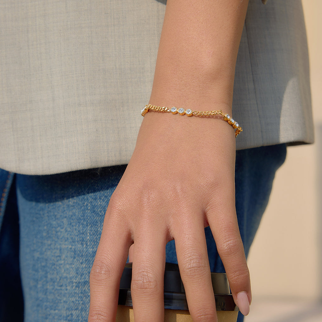 Damen Armband aus hypoallergenem Edelstahl mit edlen Kristallakzenten Shop Nory