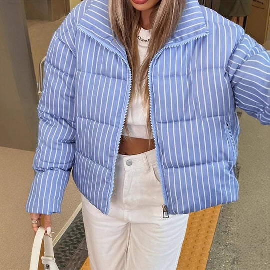 Damen Kurzgeschnittene Steppjacke mit hohem Stehkragen, vertikalem Streifenmuster und Reißverschlusstaschen Shop Nory