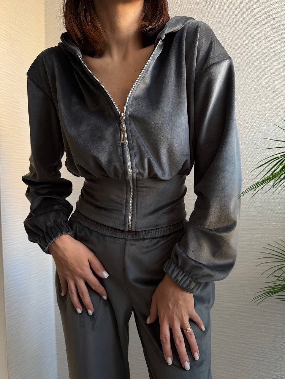 Damen Taillierte Cropped-Kapuzenjacke mit figurformendem Schlauchbund Shop Nory