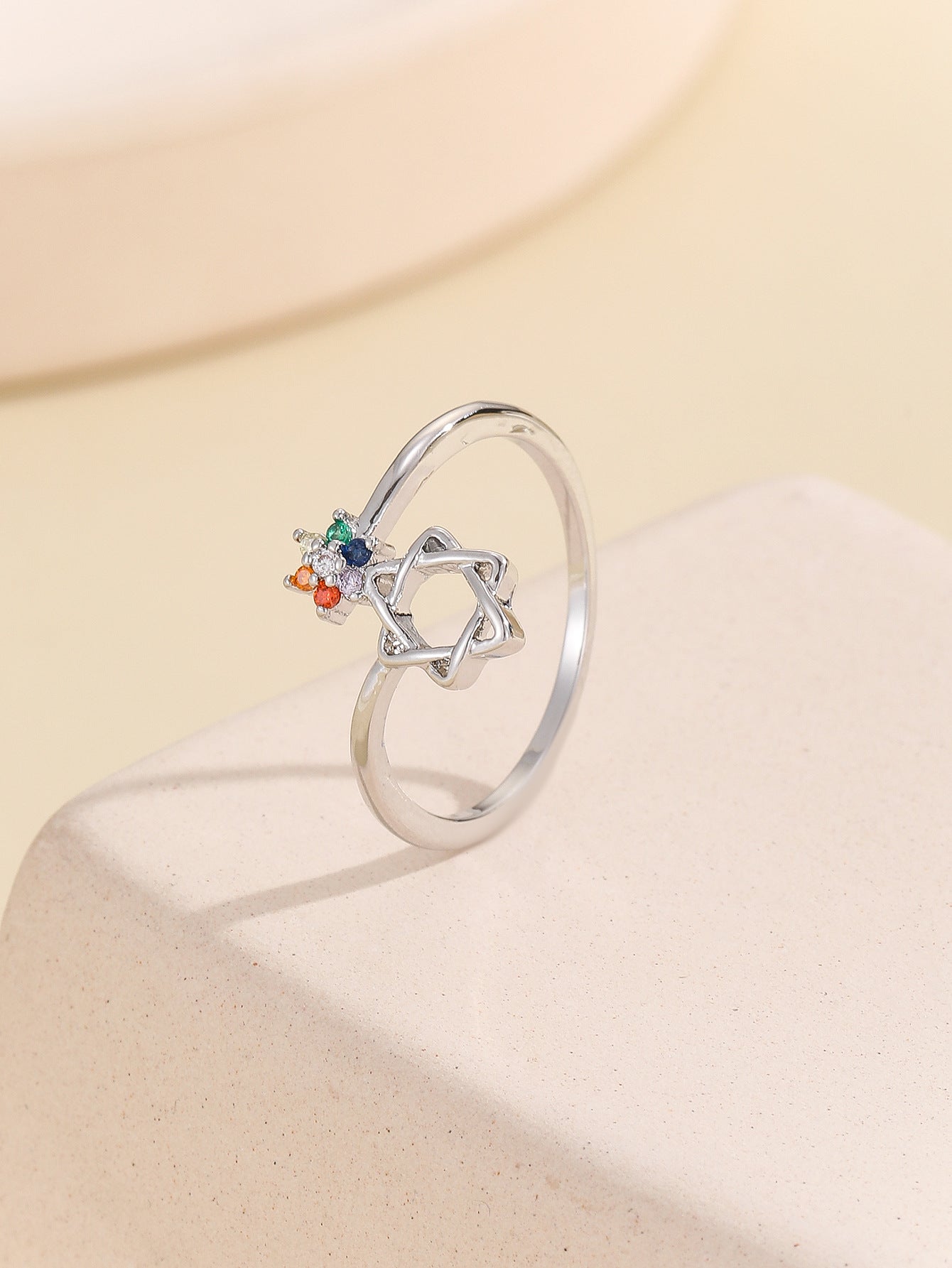 Damenring mit floralem und buntem Kristalldesign Shop Nory