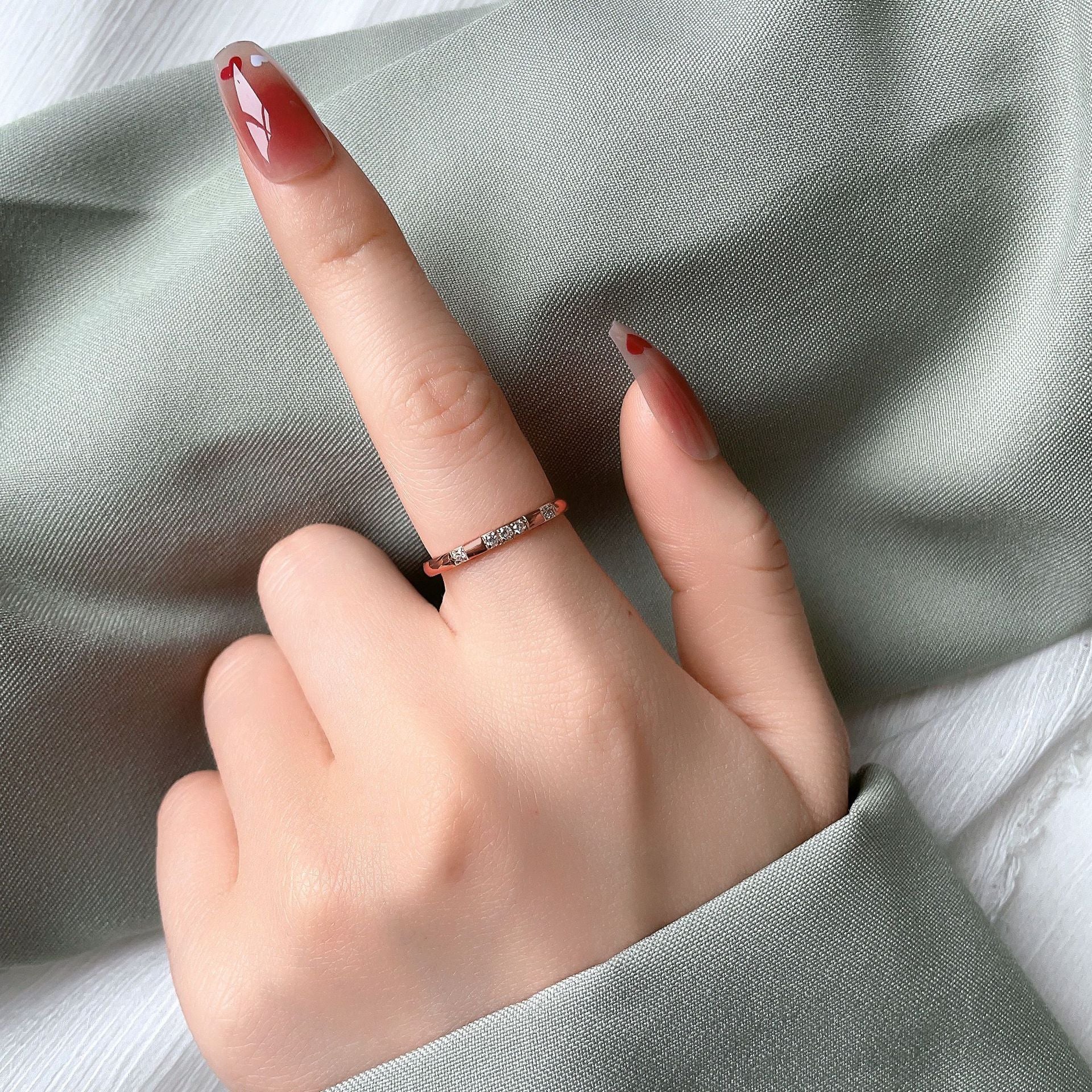 Damen Zarter Ring mit funkelndem Kristallbesatz Shop Nory