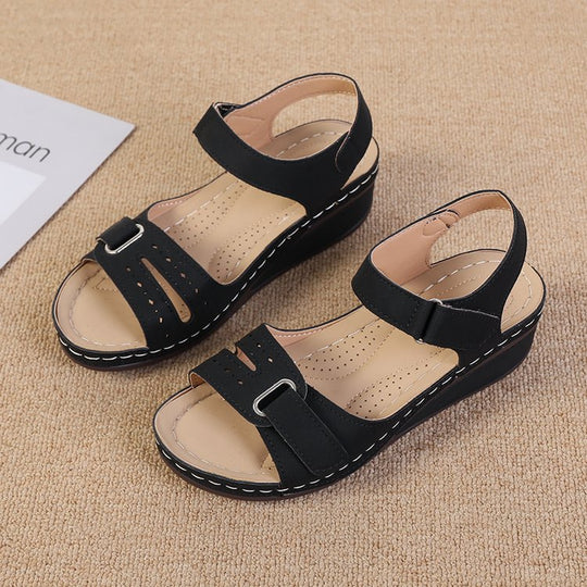 Damen Wedge-Sandaletten mit verstellbarem Riemendesign und gepolsterter Fußbettung