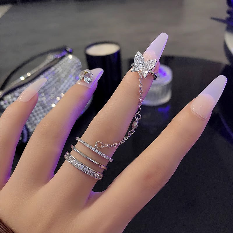 Damen modischer Ring mit funkelndem Schmetterlingsdesign Shop Nory