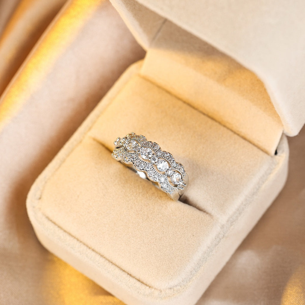 Damen Ring mit kunstvoller Zirkonia-verzierter Fassung Shop Nory