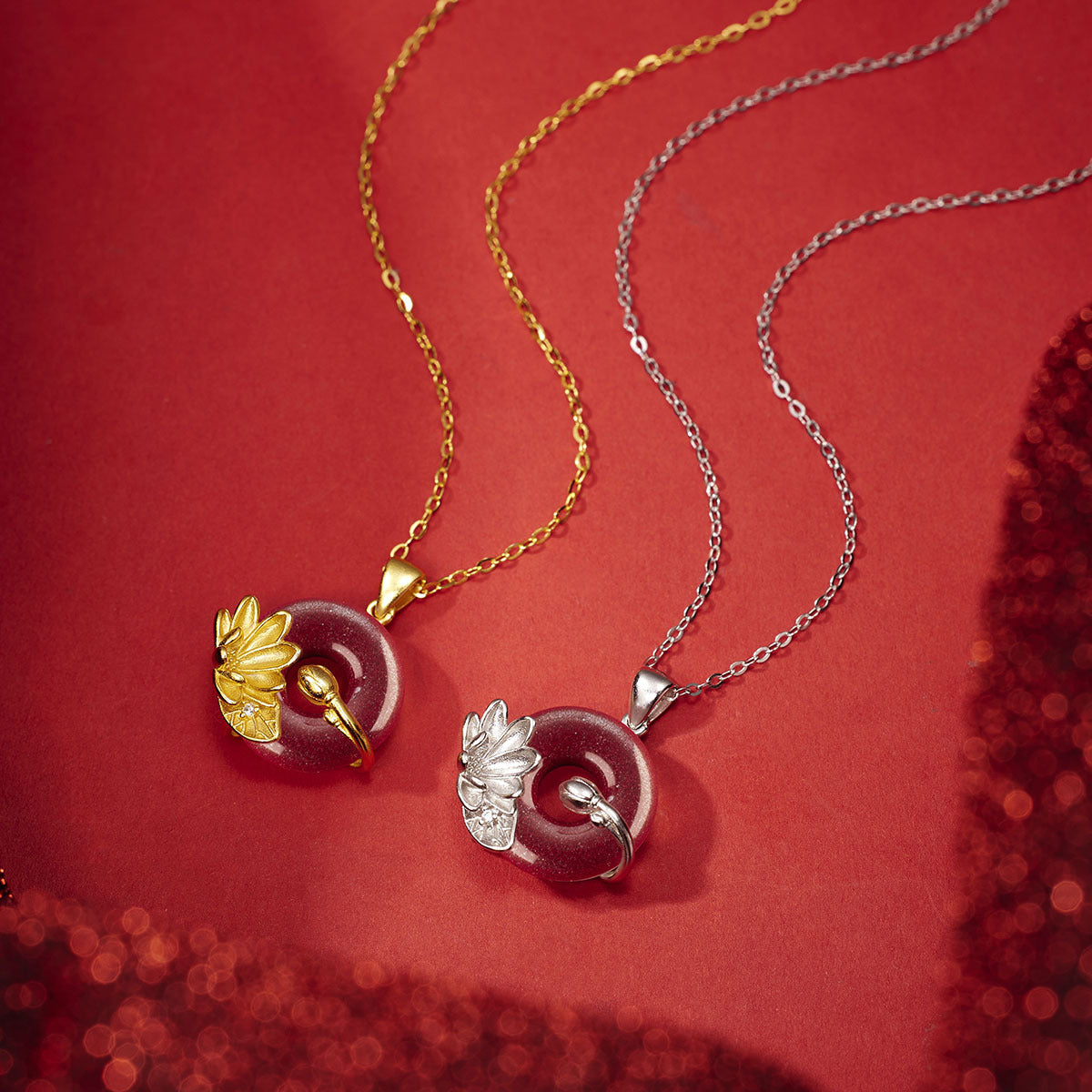 Damen Halskette mit kunstvollem Anhänger und blühendem Blumenmotiv Shop Nory