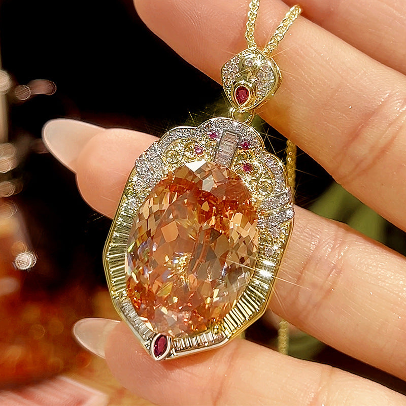 Luxuriöse ovale Amethyst-Anhänger mit Rubinelementen und Diamant-Halo-Goldkette