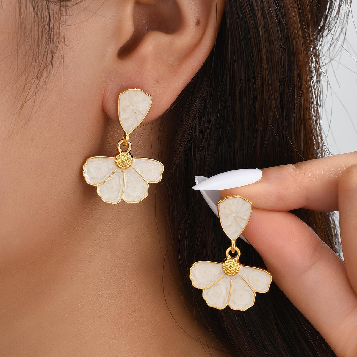Damen Ohrringe im floralen Design Shop Nory