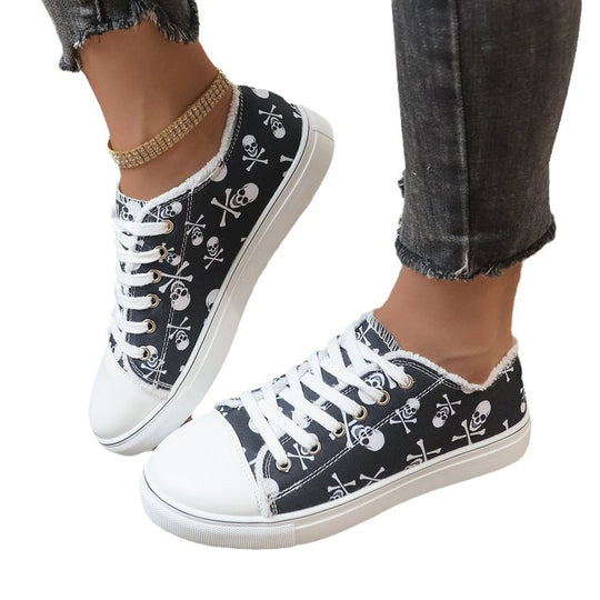 Damen lässiger Plateausneaker mit Totenkopf-Print, fransigem Canvasrand und verstärkter Zehenkappe Shop Nory