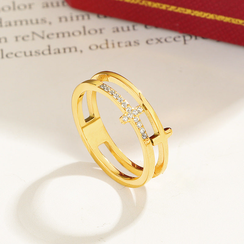 Damen Ring mit filigranem Kreuzdesign und funkelnden Zirkonia-Steinen Shop Nory
