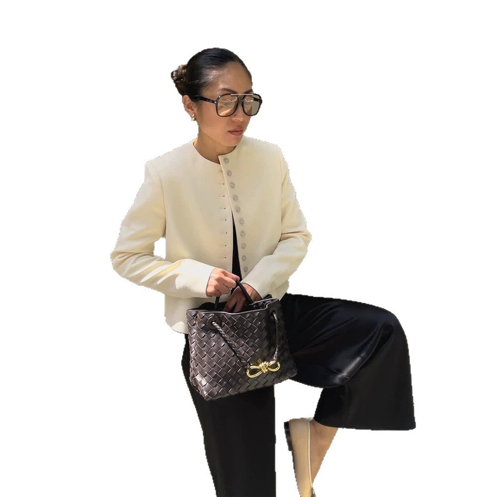 Damen Eleganter taillierter Kurzblazer mit Stehkragen und Zierknopfleiste Shop Nory