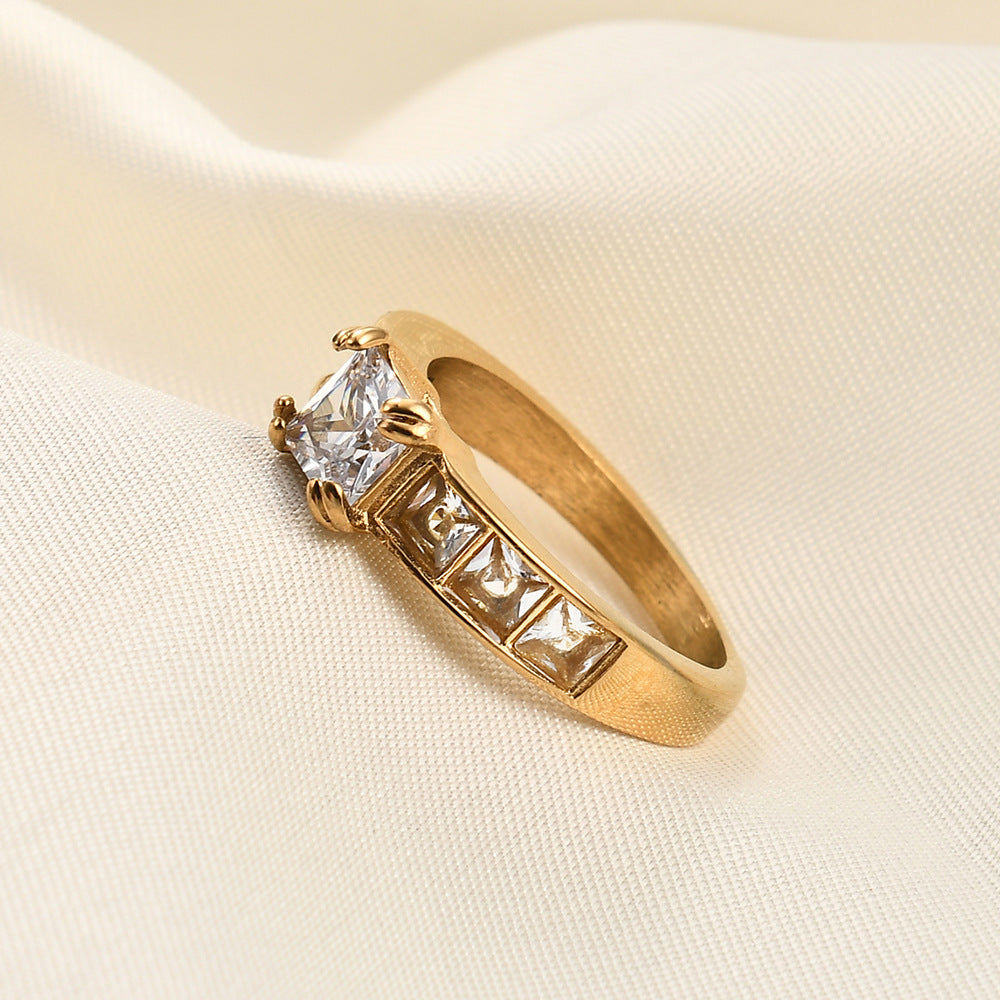Damen Ring mit funkelndem, quadratischem Zirkonia-Besatz und elegantem Design Shop Nory