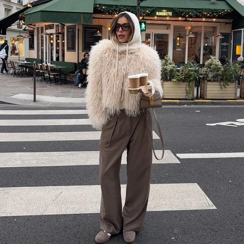 Damen kurze Bouclé‑Faux‑Fur‑Jacke mit voluminösem Langflor und kastiger Silhouette Shop Nory