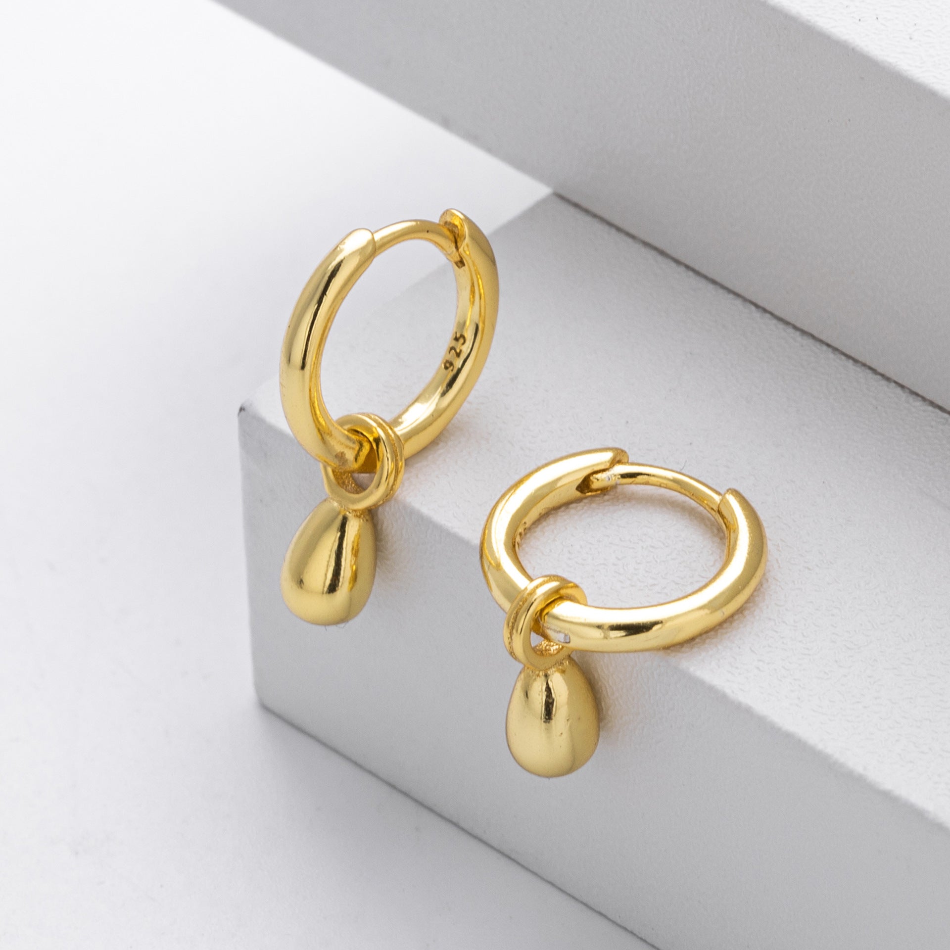Damen Ohrringe mit elegantem Tropfen-Design Shop Nory