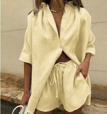 Damen lässiges Leinen-Set mit oversized Hemd und kurzen Hosen