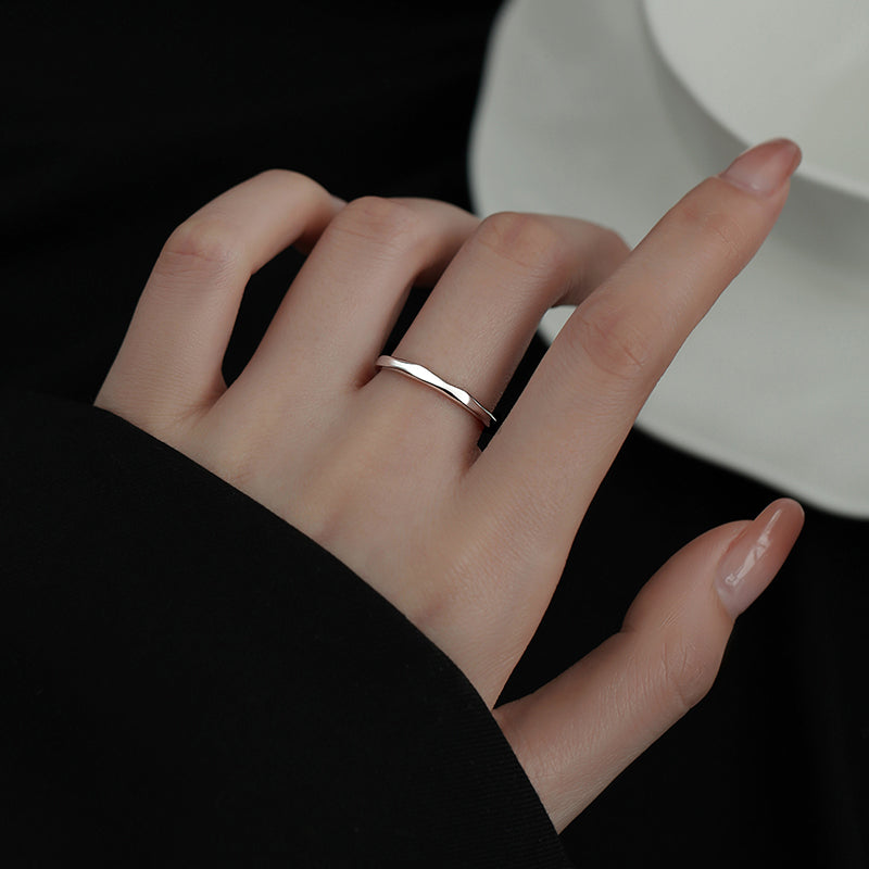 Damen minimalistischer Silberring mit geschwungenem Design Shop Nory