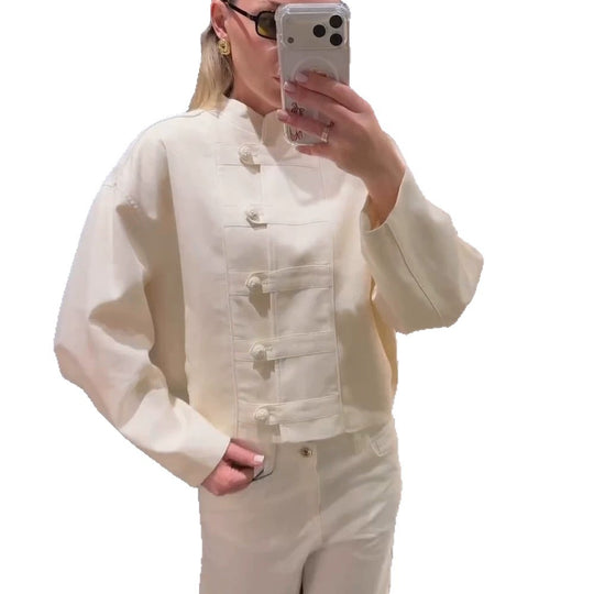 Damen Kurze Boxy-Jacke mit Mandarinkragen und dekorativer Knotenknopfleiste Shop Nory